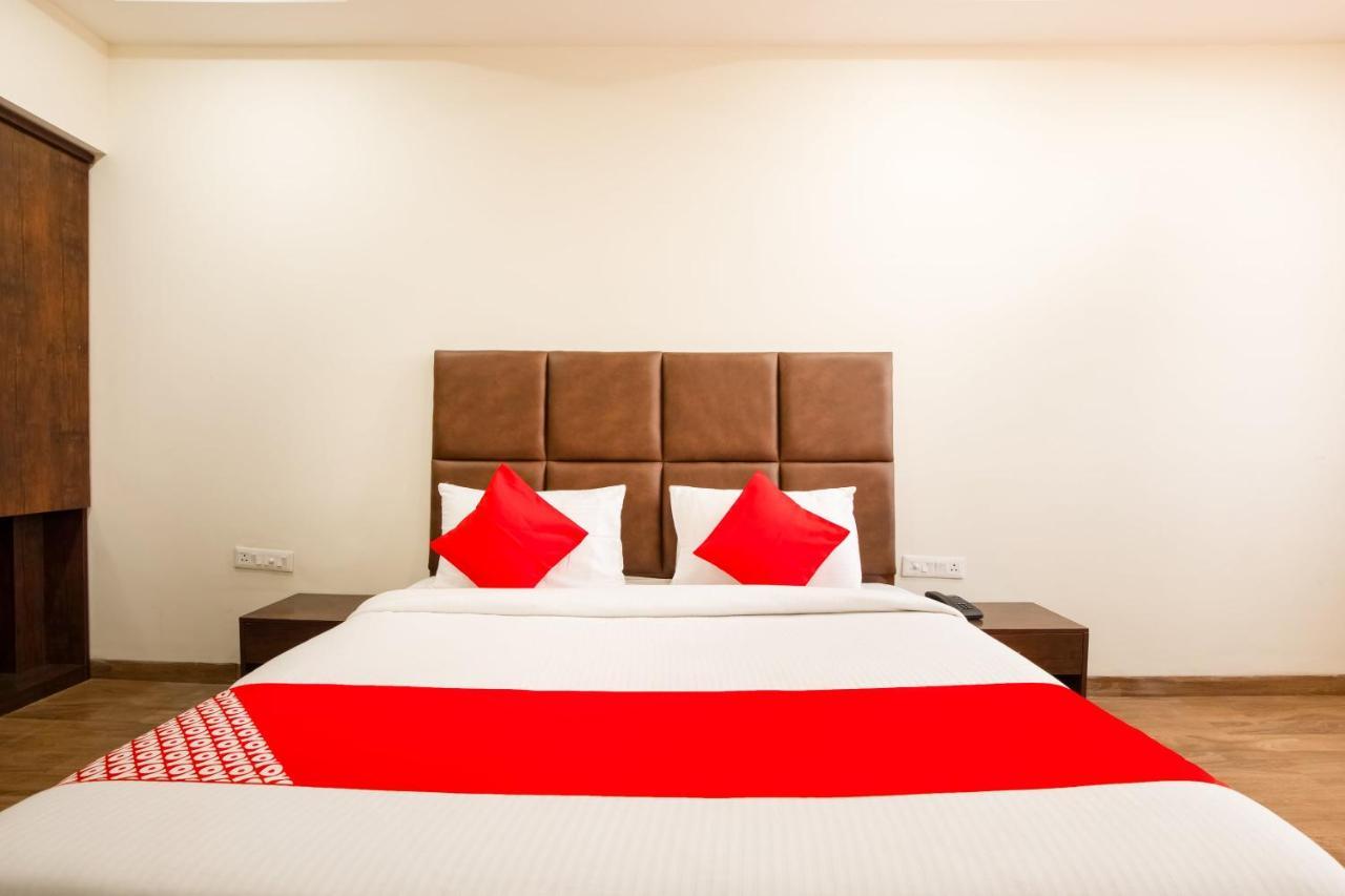 OYO 71689 Hotel S Pride Indore Buitenkant foto